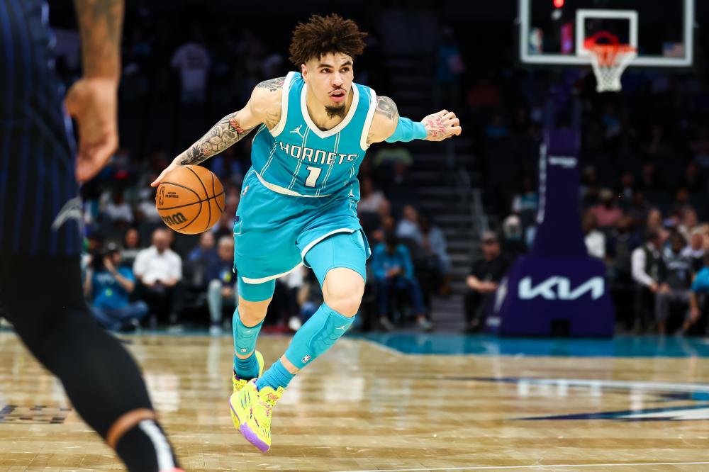 向聚光灯下 向聚光灯下